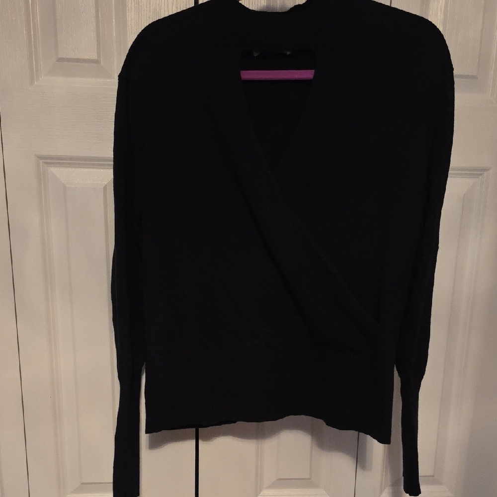 LoveTrend NewYork Black Wrap Sweater